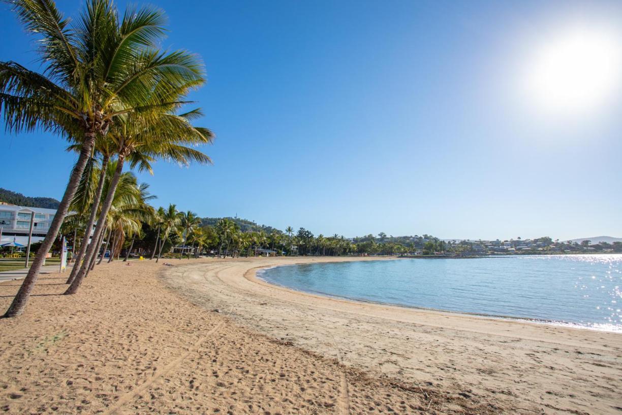 Mandalay Escape, Seclusion & Serenity With A Pool Airlie Beach Buitenkant foto