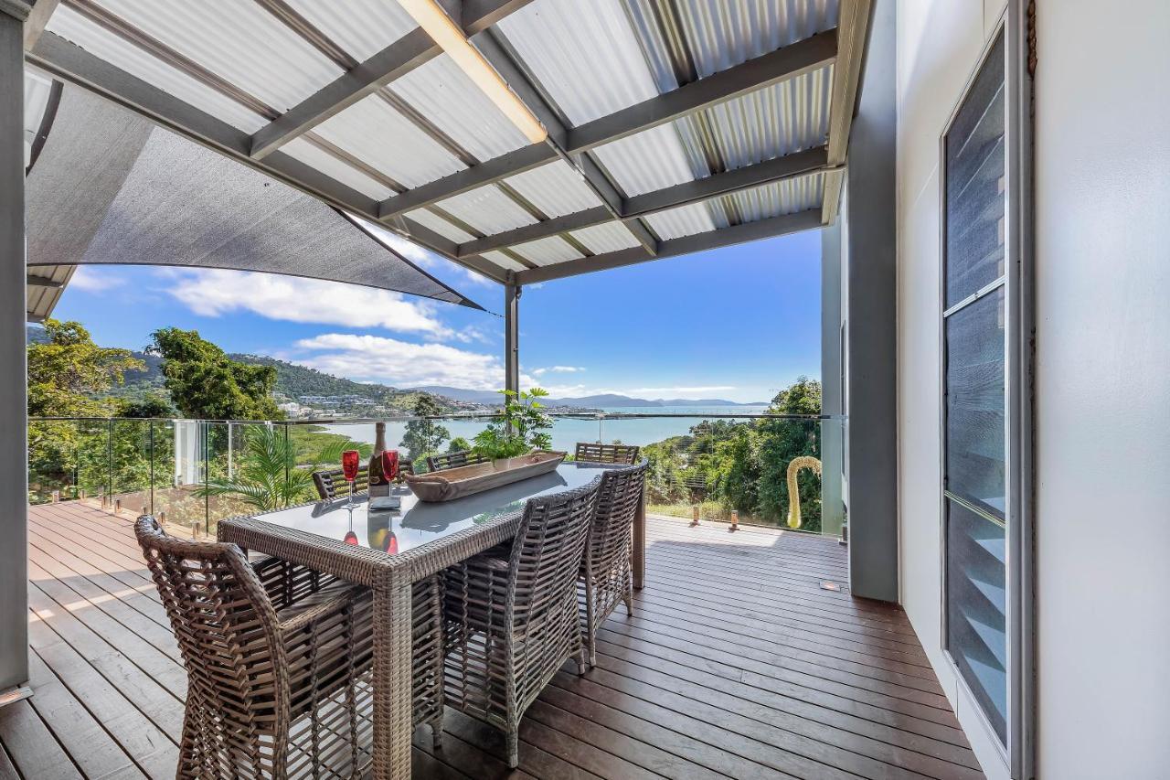 Mandalay Escape, Seclusion & Serenity With A Pool Airlie Beach Buitenkant foto