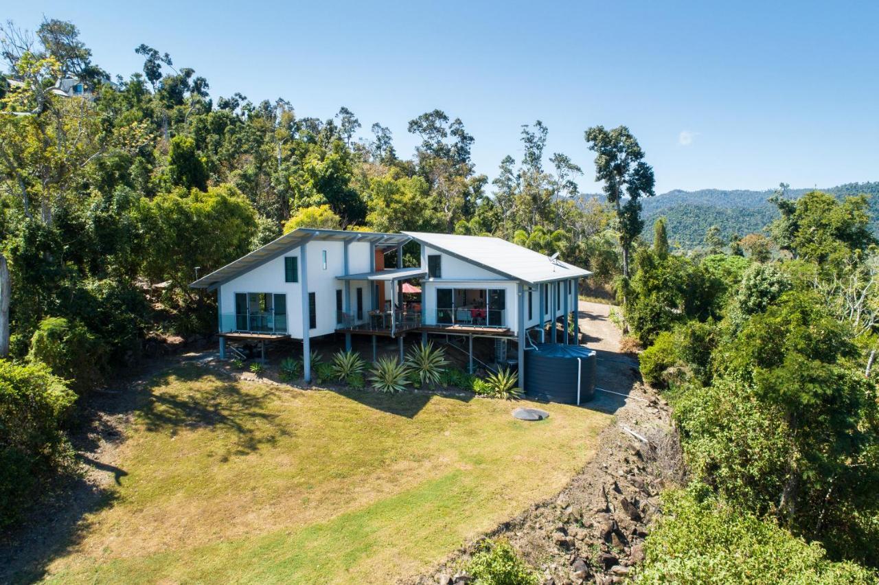 Mandalay Escape, Seclusion & Serenity With A Pool Airlie Beach Buitenkant foto
