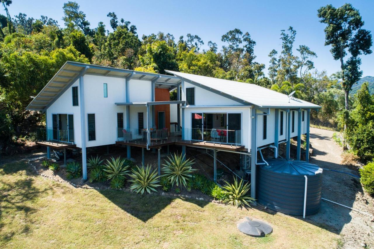 Mandalay Escape, Seclusion & Serenity With A Pool Airlie Beach Buitenkant foto